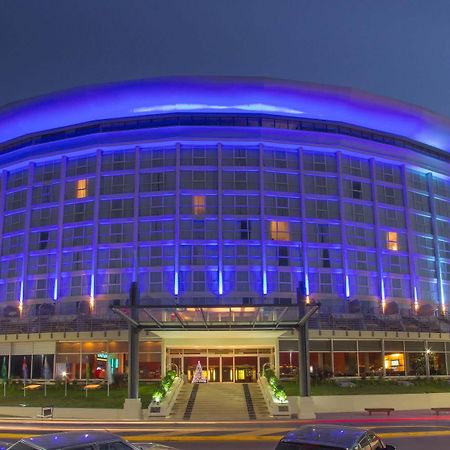 Howard Johnson Plaza Resort & Casino Mayorazgo Paraná Dış mekan fotoğraf The 10000-seat, 1967-built Houston Civic Center was the home of the Houston Rockets from 1975 to 1990.