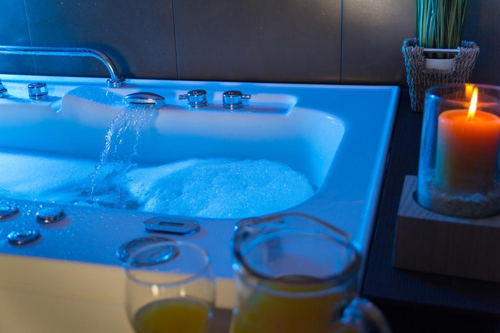 Howard Johnson Plaza Resort & Casino Mayorazgo Paraná Dış mekan fotoğraf A whirlpool bath