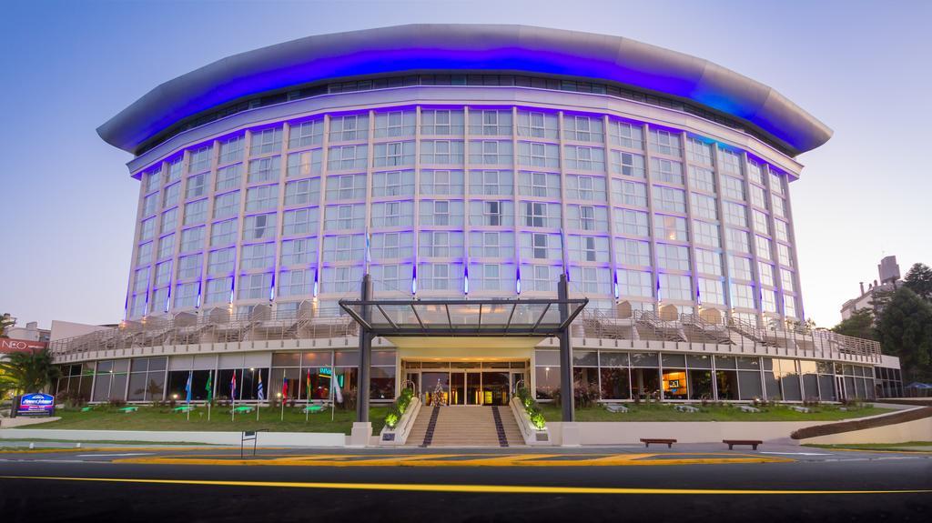 Howard Johnson Plaza Resort & Casino Mayorazgo Paraná Dış mekan fotoğraf The hotel in 2012