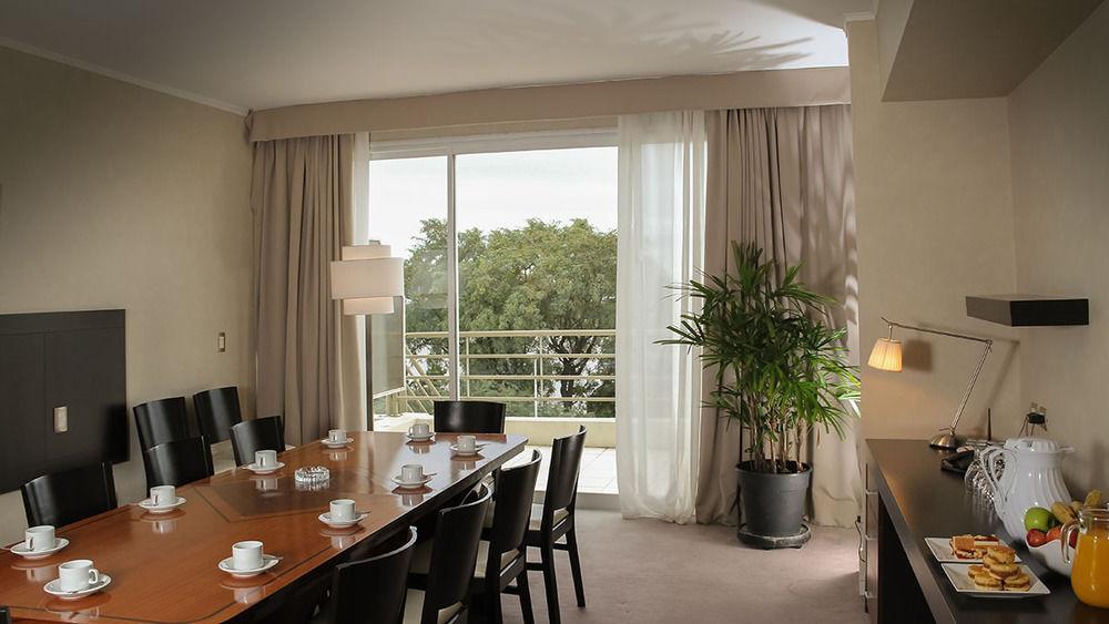 Howard Johnson Plaza Resort & Casino Mayorazgo Paraná Dış mekan fotoğraf A suite at the InterContinental