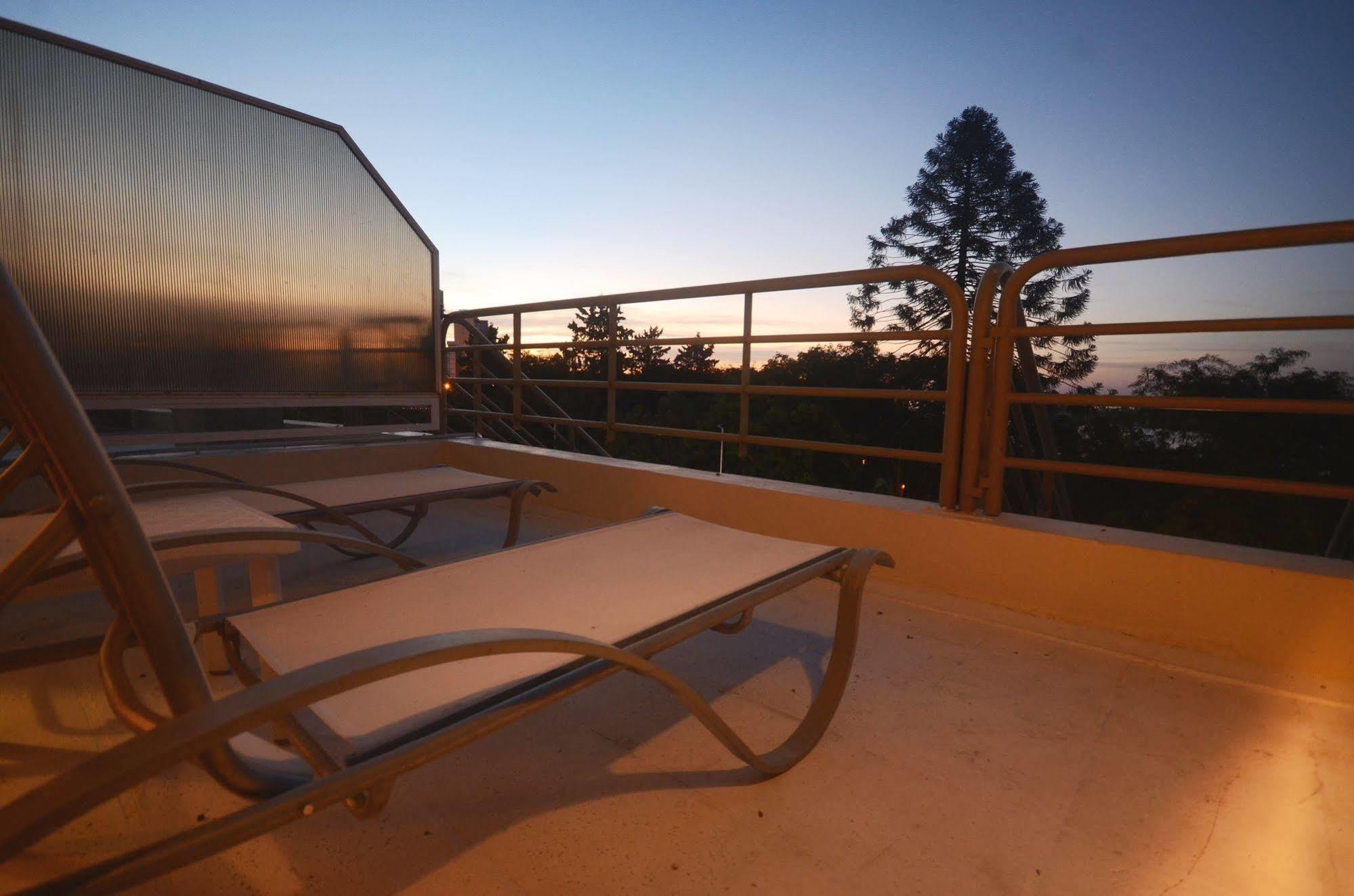 Howard Johnson Plaza Resort & Casino Mayorazgo Paraná Dış mekan fotoğraf The rooftop terrace