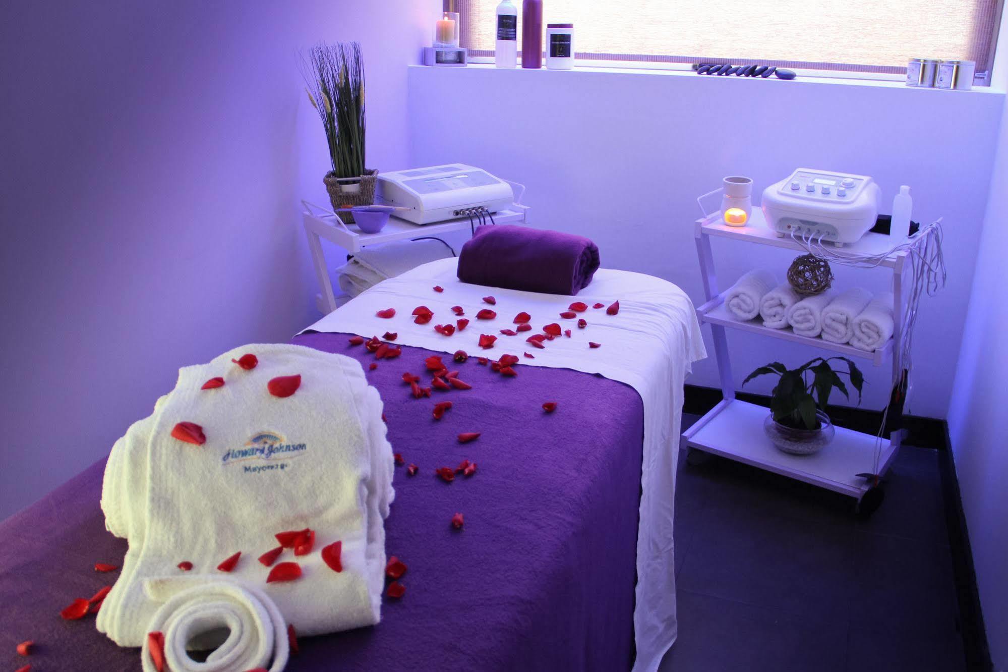 Howard Johnson Plaza Resort & Casino Mayorazgo Paraná Dış mekan fotoğraf A treatment room at a spa