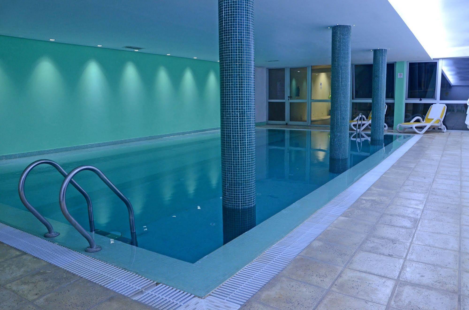 Howard Johnson Plaza Resort & Casino Mayorazgo Paraná Dış mekan fotoğraf Swimming pool